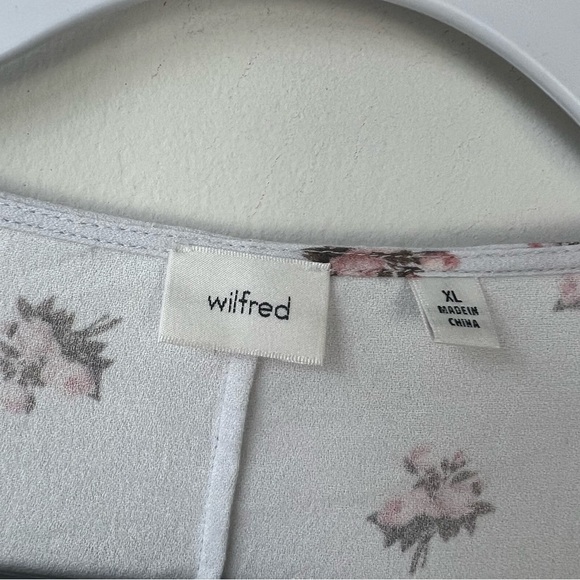 NWT Aritzia Wilfred Spellbound Blouse White Grey Floral - Picture 7 of 10